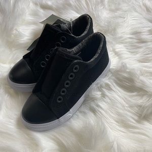 New! Boys Cat and Jack Size 9 Sneakers
